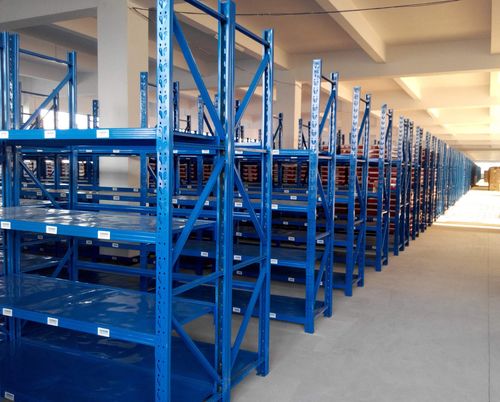 六维仓储 中型货架厂家定制 轻型层板货架 仓库仓储货架 质量可靠